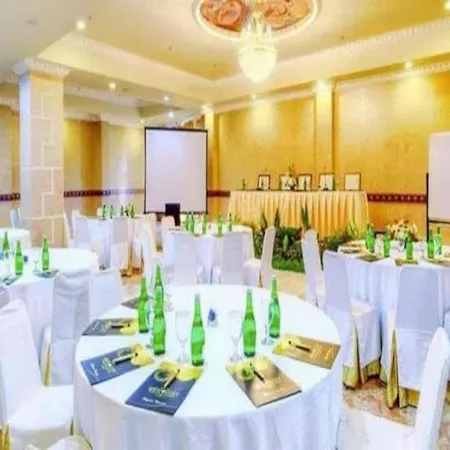 Amos Cozy Hotel Melawai-3